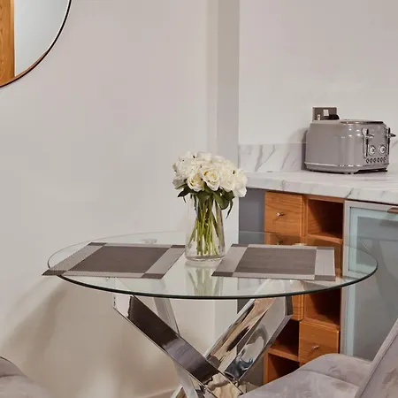 King River Canal View& Free Secure Parking! Apartament