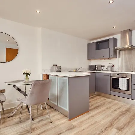 King River Canal View& Free Secure Parking! Leeds (West Yorkshire)