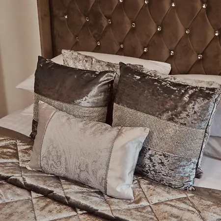 King River Canal View& Free Secure Parking! *