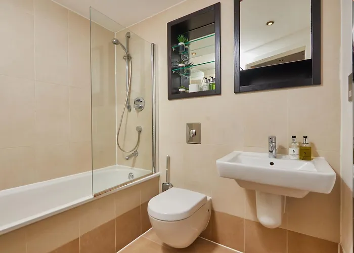 King River Canal View& Free Secure Parking! * Leeds (West Yorkshire)