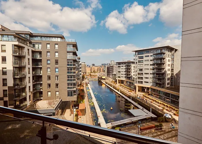 King River Canal View& Free Secure Parking! Διαμέρισμα