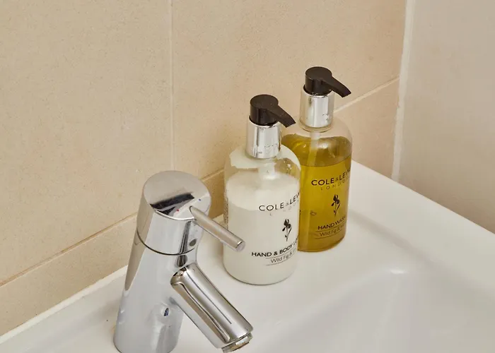 King River Canal View& Free Secure Parking! *