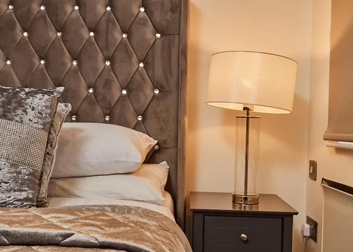 King River Canal View& Free Secure Parking!