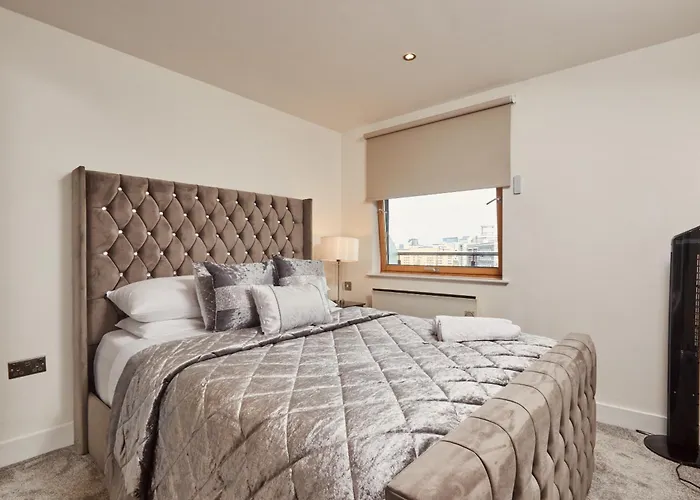 King River Canal View& Free Secure Parking! Leeds (West Yorkshire)