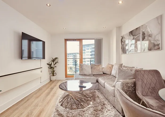 King River Canal View& Free Secure Parking! *