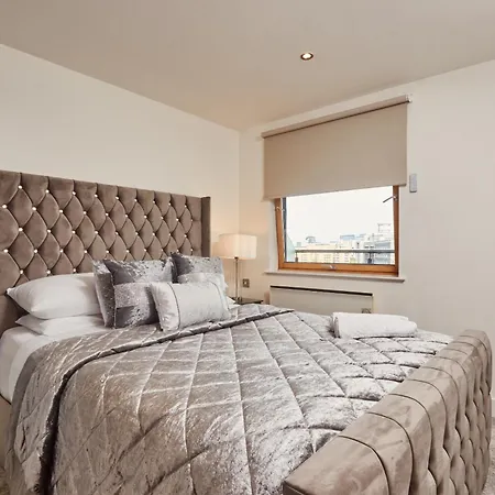 King River Canal View& Free Secure Parking! Leeds (West Yorkshire)